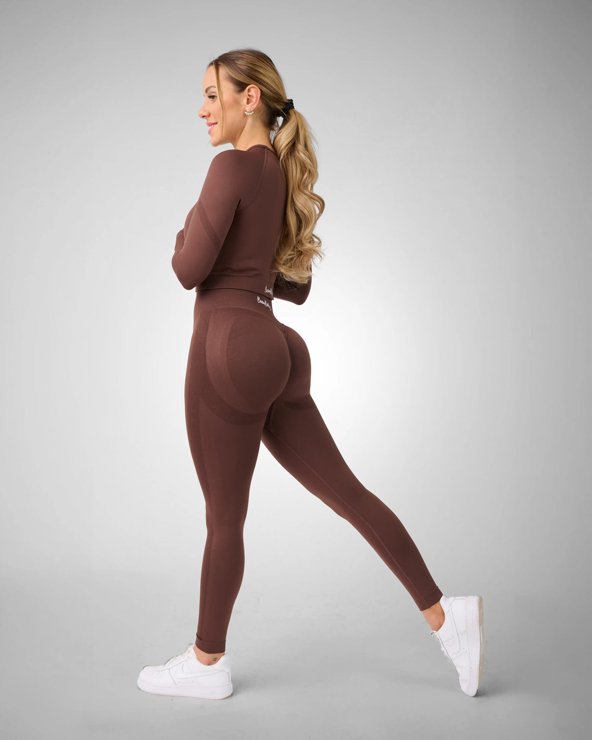 #color_brown#bildinfo3